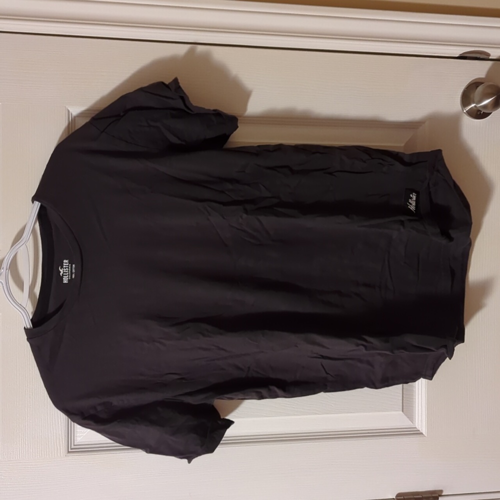 Plain Hollister Tee